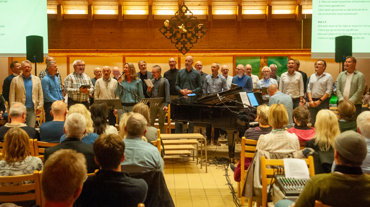 Mannskoret inviterer til nytt på sangkveld, her fra sangkvelden i oktober i fjor. 