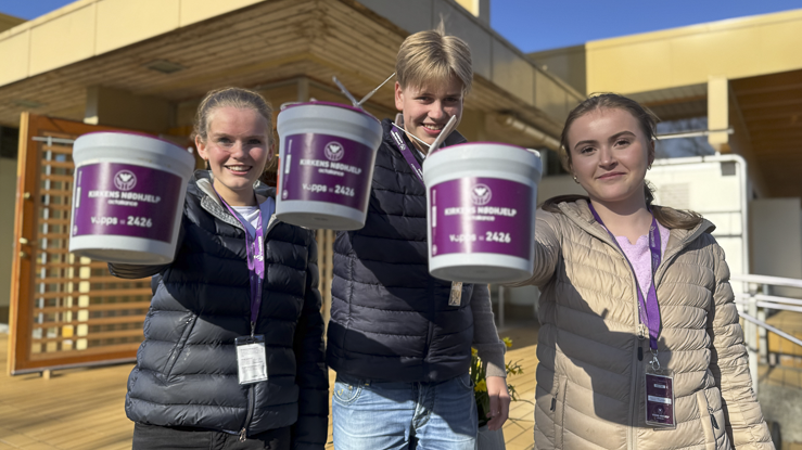 Ta godt imot de som kommer på døren onsdag. Pengene går til dem som trenger det. Foto. Geir Endre Kristoffersen