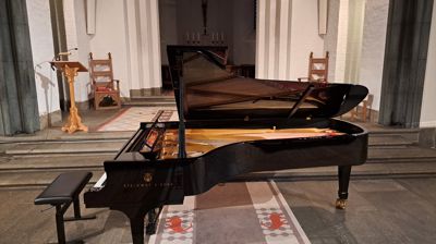 Flygel i «festspillklasse» til Storetveit kirke!