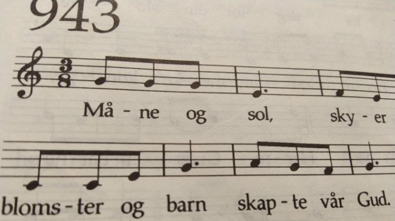Salmekveld: Bli kjent med Britt G. Hallquist, dikteren bak "Måne og sol"