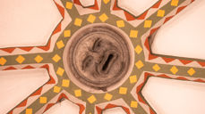 Detalj fra taket i oktogonen (alterpartiet) i Storetveit kirke. Foto: Åse Solvi