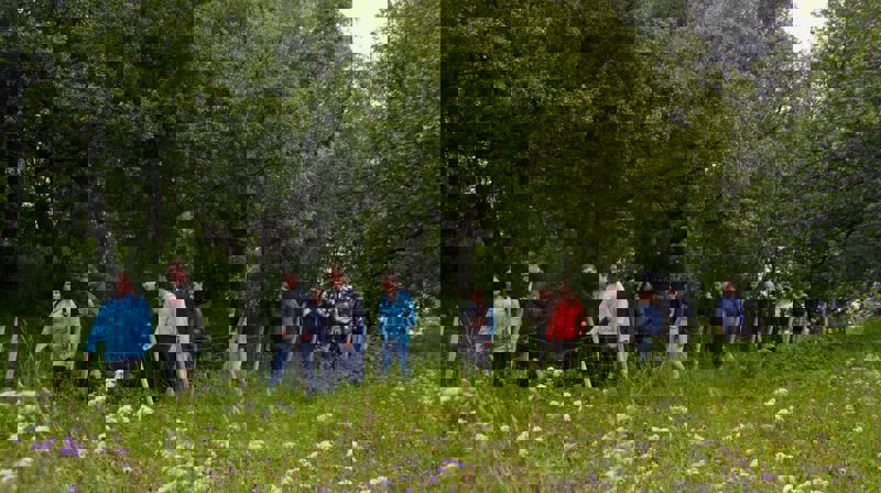 Langs Bodøelv St. Hans dagen 2021. Alle bildene er tatt av menighetspedagog Unn-Kristin Riedl Smeplass.