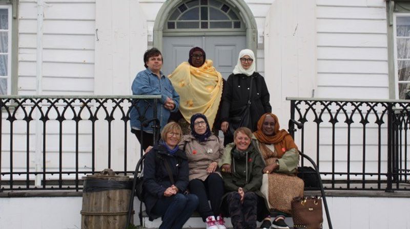 Naija, Asha og Samira. Anne-Lise, Fatima, Ingrid og Hassanut.