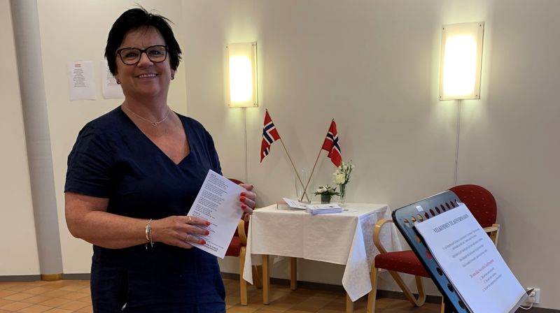 Anna Karin Hansen Steinro er frivillig medarbeider. Her er hun kirkevert under konfirmasjon 2020 Foto: Vigdis Larsen