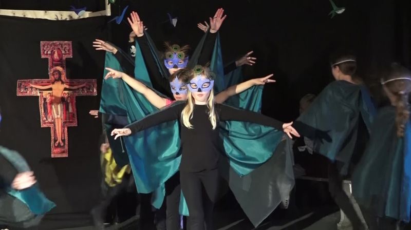 Kirkens Teaterskole viser gratisforestillinger om Frans av Assisi lørdag 9. oktober!