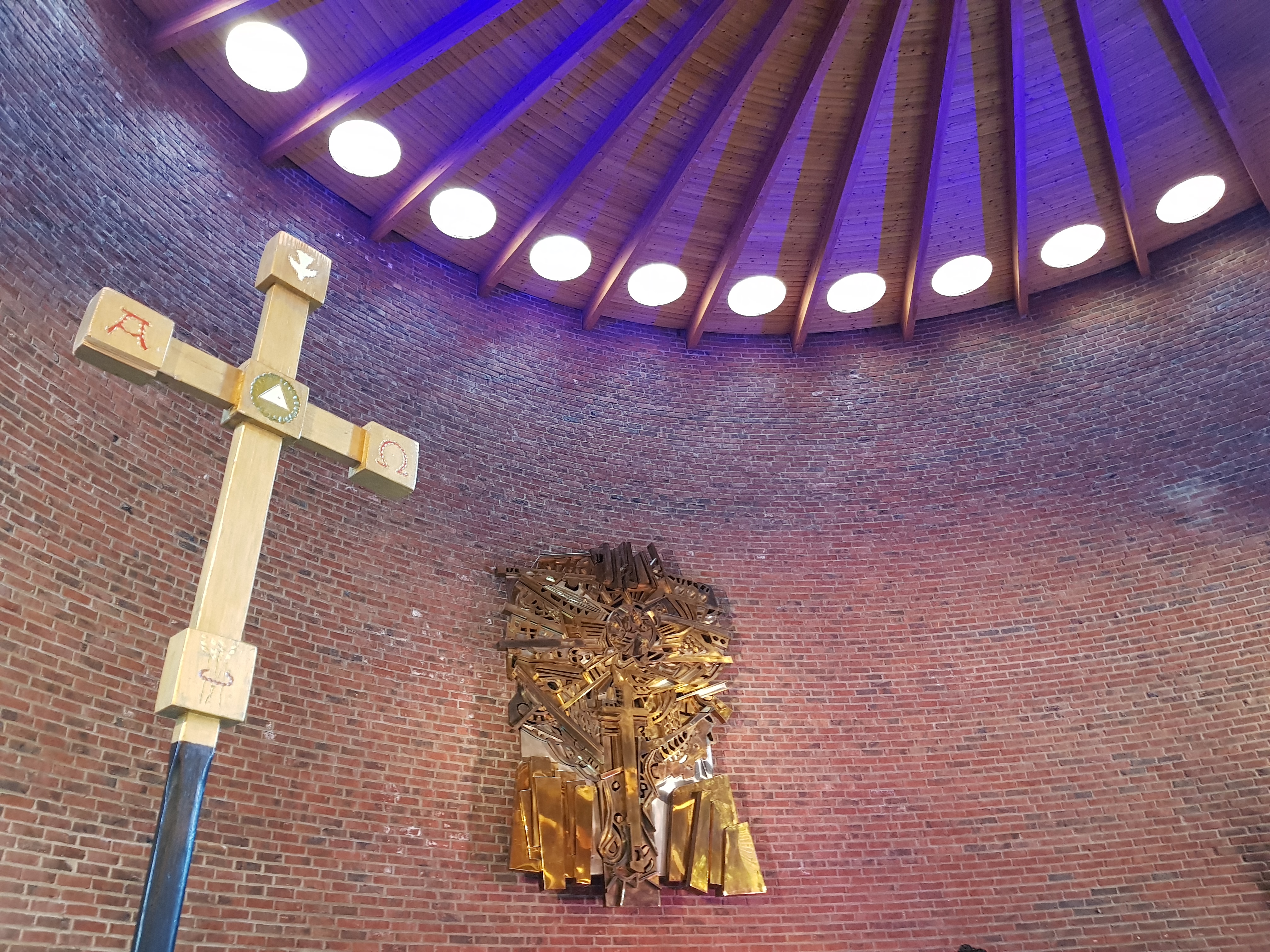 Altersmykket i Åssiden kirke