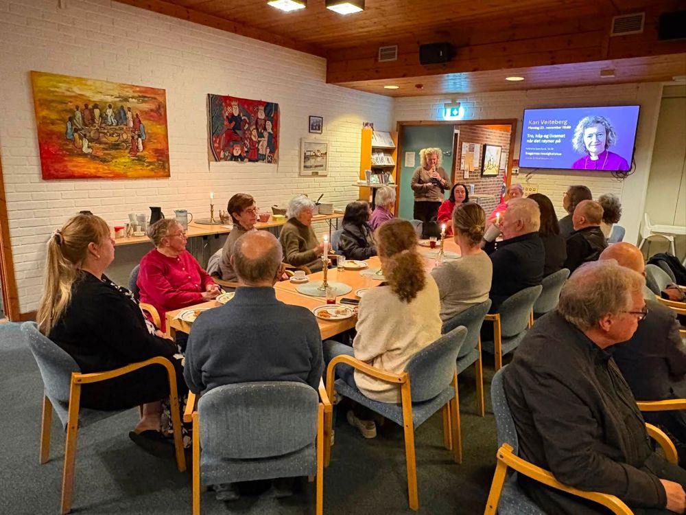 Hyggelig kirkekaffe etter gudstjenesten
