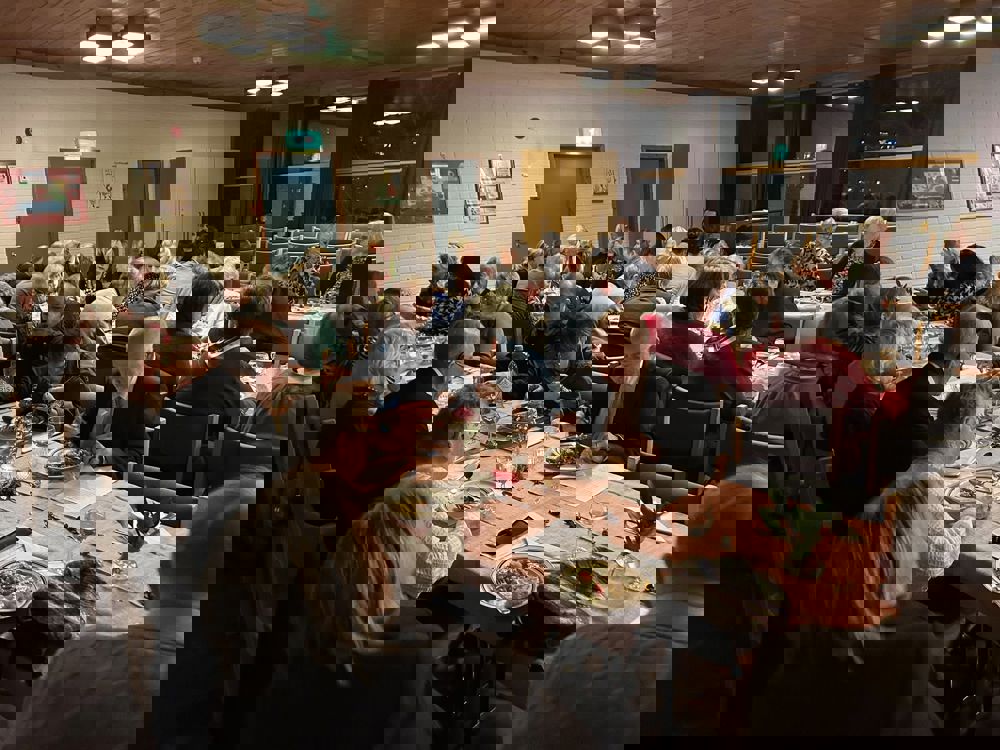 Årets festbord for venner og frivillige i Fjell kirke