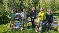 Hyggelig økt i kirkehagen