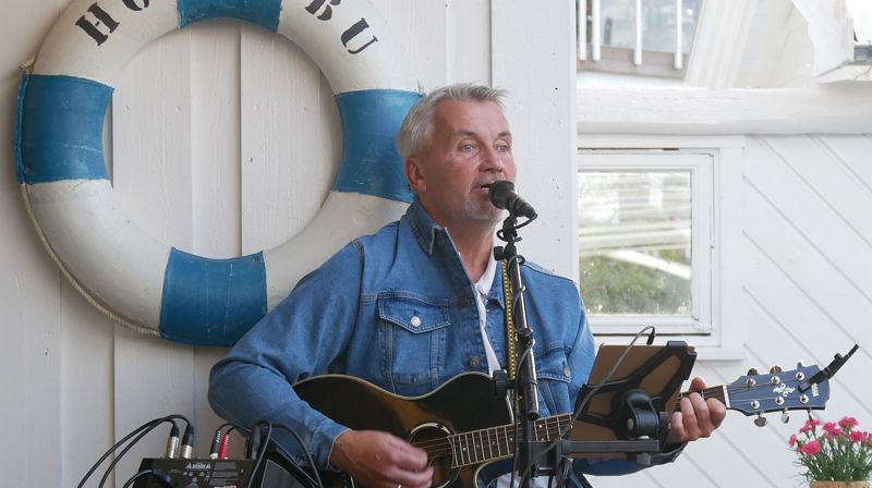 Morten Tinholt på Privaten Cafe