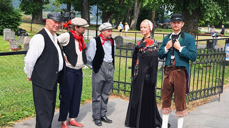Møter på kirkebakken a la 1776