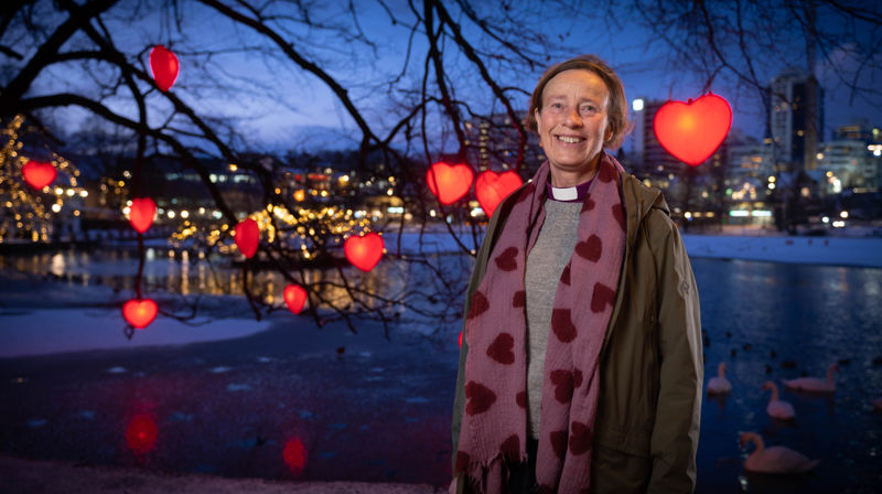 Biskop Anne Lise Ådnøy ønsker oss alle en velsignet jul. Foto: Ivar Barane