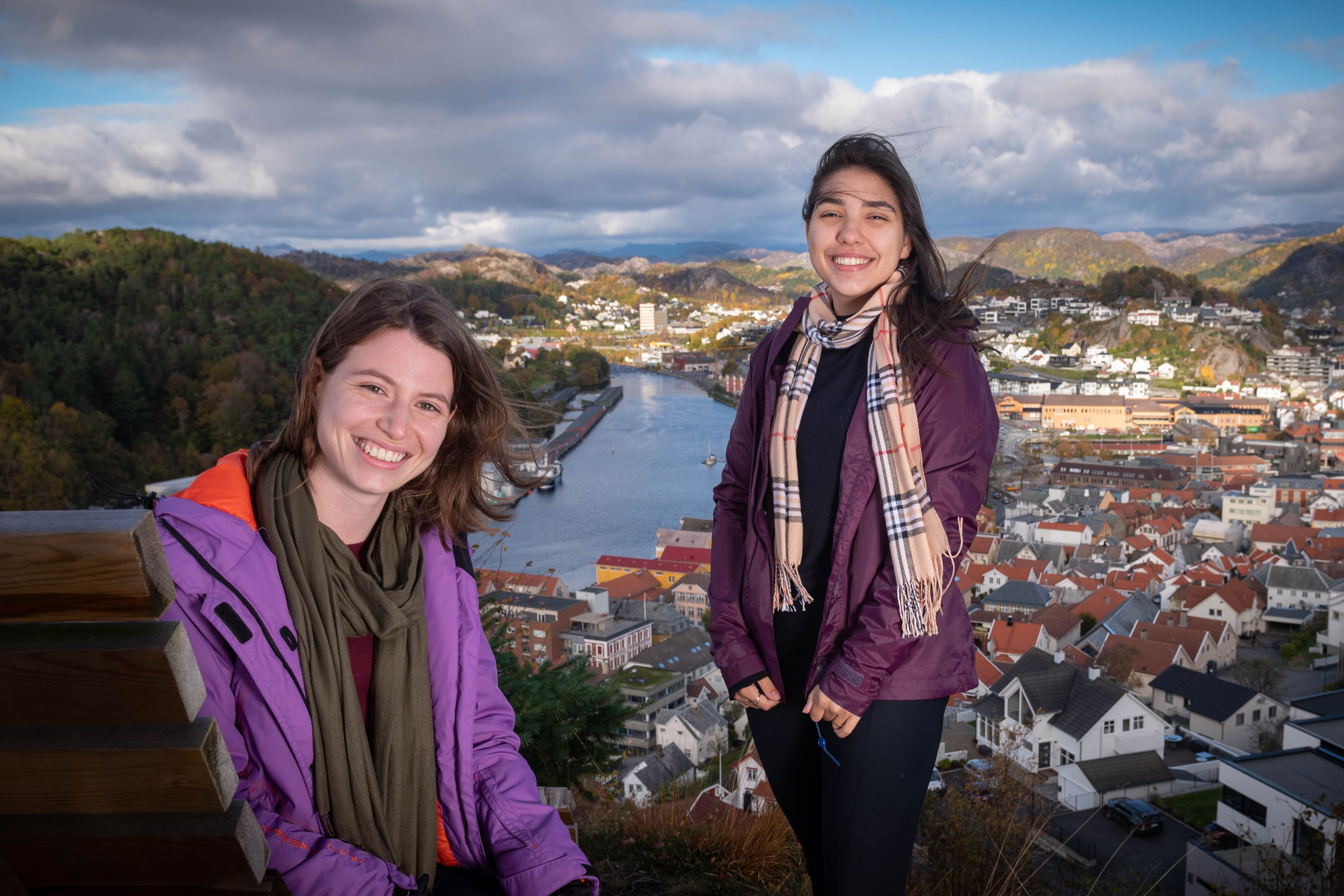 Sarah B. Pessôa (25) og Rebeca Blum Dos Santos (20) fra Brasil er våre to utvekslingsstudenter som skal være i praksis i Egersund det neste halve året.