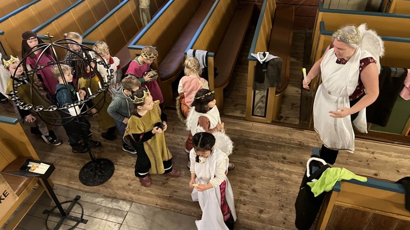 Den norske kirke i Eigersund inviterer alle som går på 1. trinn til å komme til kirken med klassen og delta på julevandring.