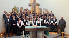 Denne gjengen er klar til å konfirmeres de to neste helgene. Her blir de feiret med konfirmantfest i Eigerøy arbeidskirke.