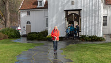Kronprinsessen tar sine første steg på kystpilegrimsleden som går i fra Egersund kirke til Nidaros i Trondheim. Alle foto: Stine Wium Jakobsen