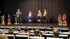 Knut Skeie Solberg leder panelsamtale med Ingrid Rasten, Siri Sunde og Mariam Hardarson.