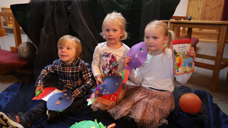 4 år: Skattejakt med utdeling av bok