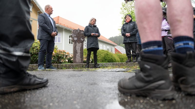 Ny milestein og vandring langs Kystpilegrimsleia