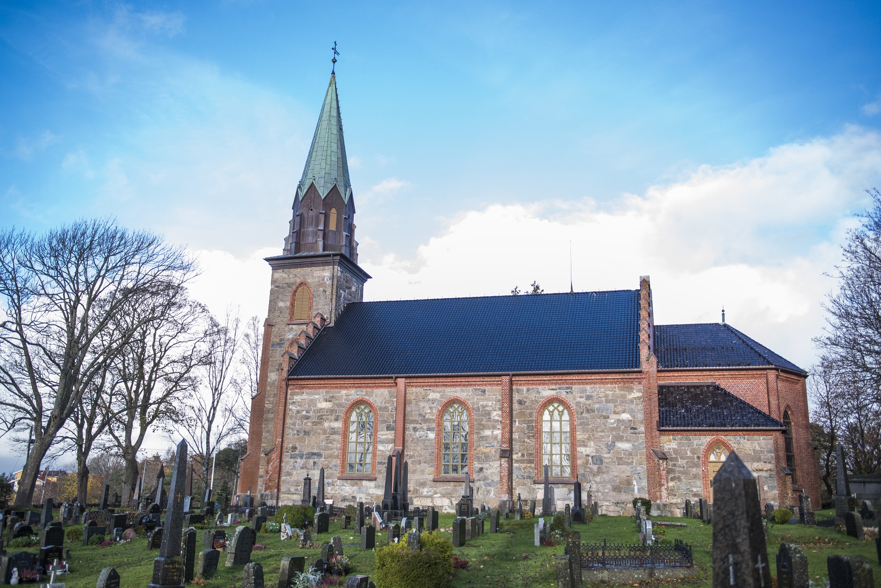 Tjøme kirke i hverdag og fest