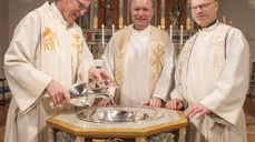 Denne muntre gjengen døper deg på flekken i Fredrikstad domkirke, lørdag 16. mars. F.: Jon Albert Ihlebæk, Andreas Vassal og Morten Zakariassen.