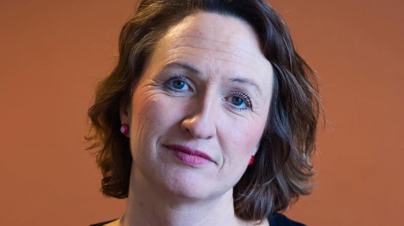 Vi har måttet gi slipp på så mange måter å uttrykke kjærlighet og omsorg på. Håndtrykk og klemmer er ikke lenger tilgjengelig for andre enn de aller nærmeste, skriver domprost Kari Mangrud Alvsvåg