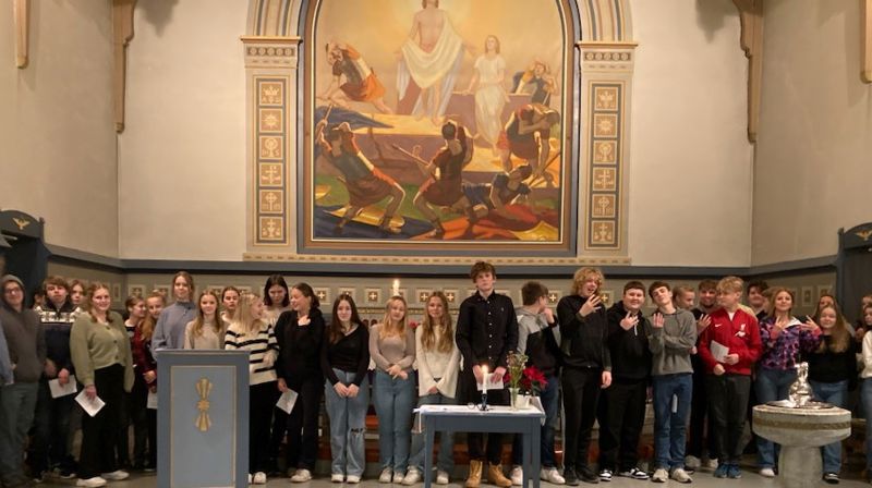 Første samling for årets konfirmanter i Rolvsøy, desember 2022. Foto: Margaret Snilsberg