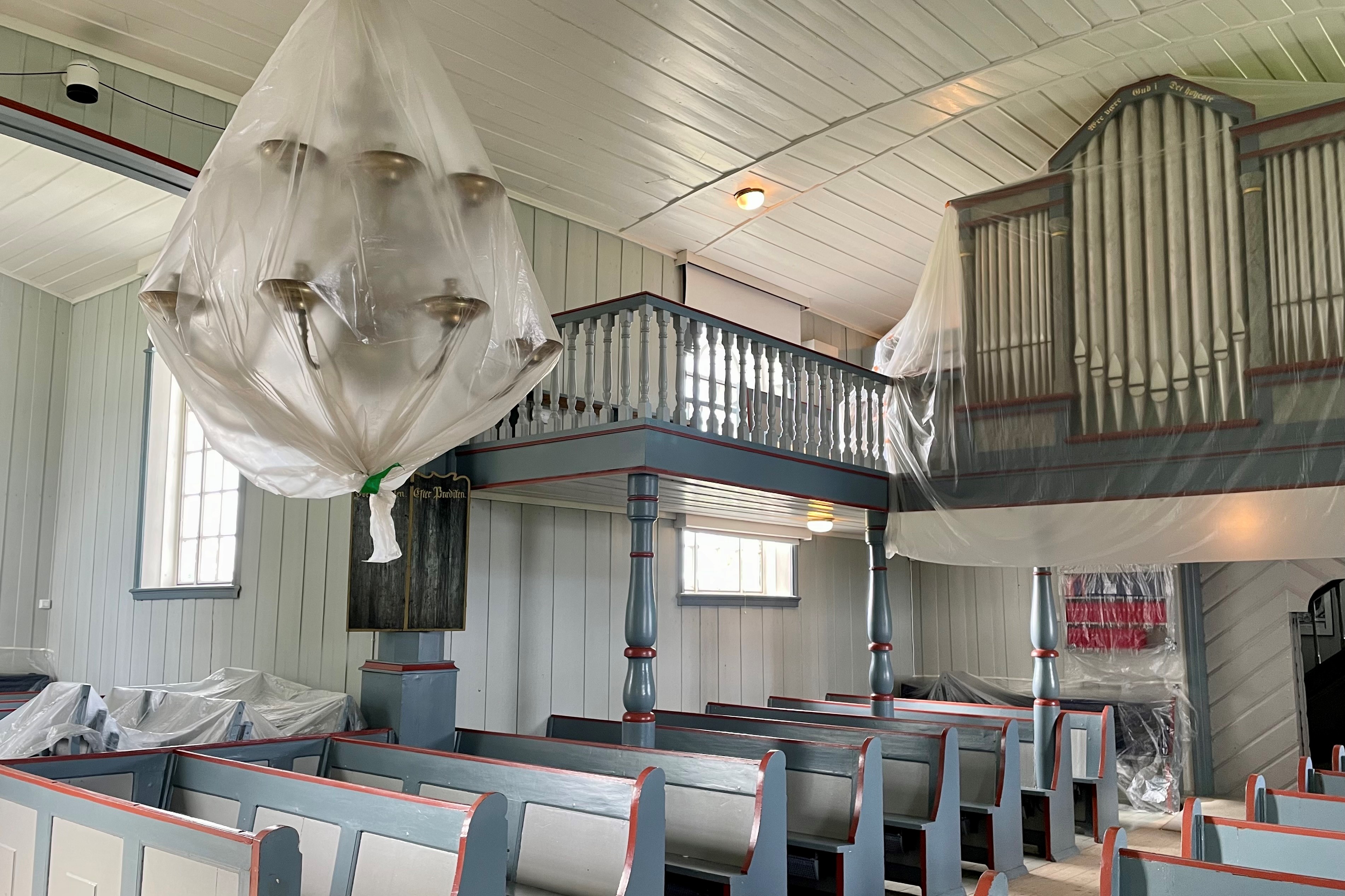 Kirken er klargjort for innvendige arbeider.