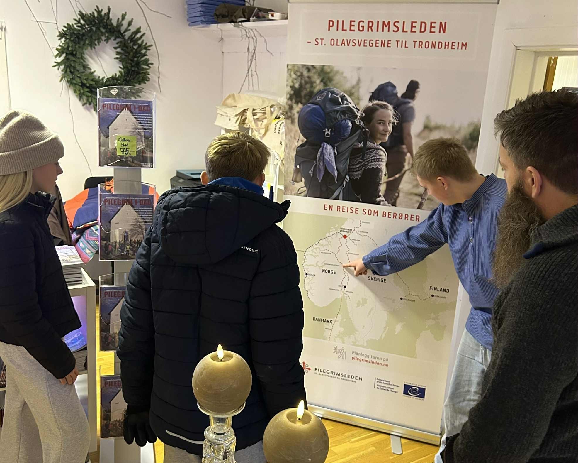 Det å vise vegen på Pilegrimsleden til Trondheim er en viktig oppgave å Pilegrimssenteret på Granavollen. Foto: Jane Dahl Sogn. 