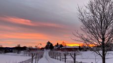 Søsterkirkene og Granavollen sett fra Pilgutua. Foto: Therese Wagle Bazard.