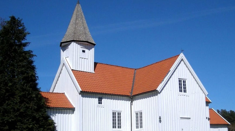 SOMMERÅPEN EIDE KIRKE
