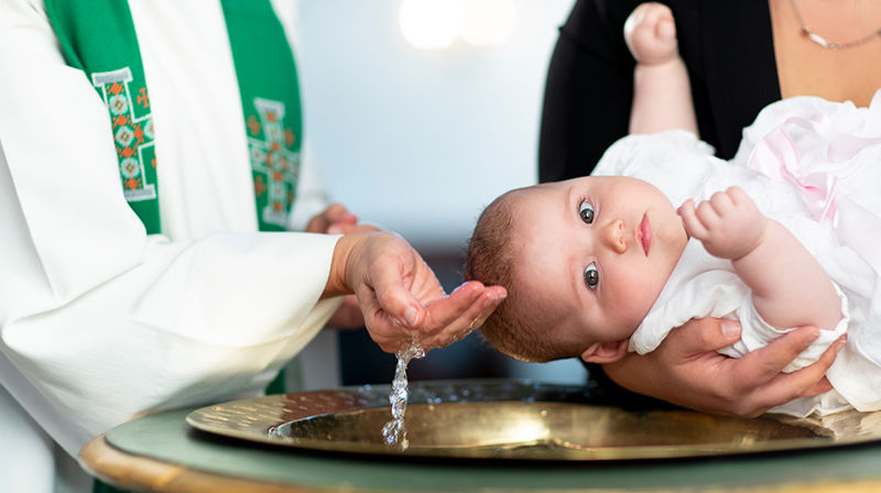 Vi feirer tre gudstenester på sundag