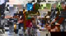 På laurdag stiller vi med stand i parken med sal av kaffi, vafler, saft og tombola.