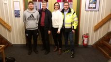 Frå venstre: Kristoffer Indreeide Grimstad, leiar i det nye kyrkje- og kyrkjegardsutvalet, Ulf Christensen frå Miljø og Ressursdrift (rådgjevar for det nye varmesystemet), Bente Andreassen Pilskog, kyrkjeverje og Paul Arne Ulstein, prosjektleiar frå Hareid kommune. Foto: Hareid sokn