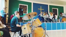 Hareid Ten Sing har eiga band og øver ein gong i veka på Hareid bedehus. Foto: Andrea Ø. Sæverud