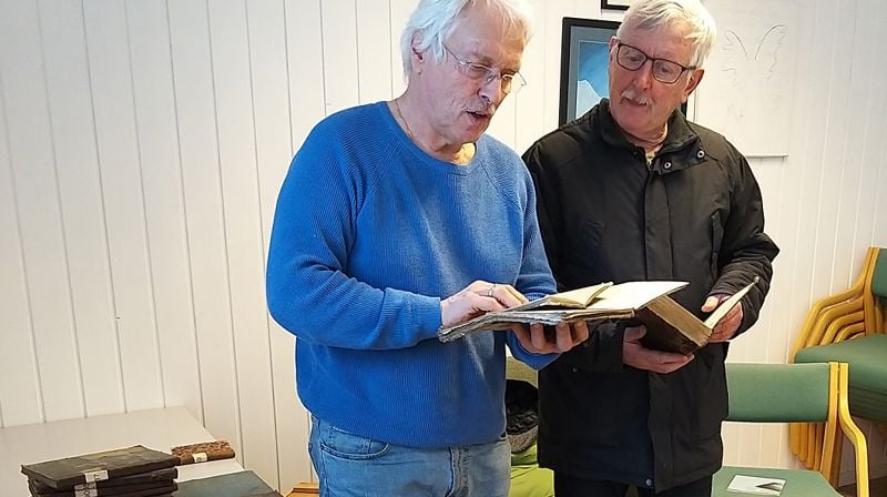 Leidulv Ø. Grimstad kom over bokkassane for nokre år sidan då han arbeidde med ei masteroppgåve, men rakk ikkje gå igjennom kassene den gong. No tek han dei i syne saman med Finn Sindre Eliassen.