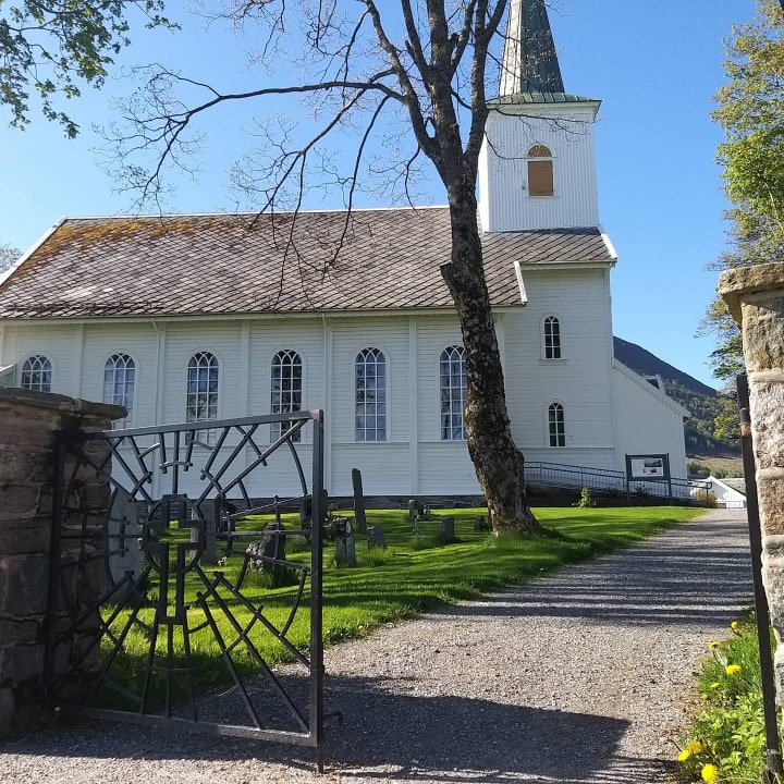 Opningstider i sommar