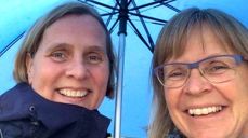 Skåre-damene Bjørg og Lisbeth inviterer damer med på tur.