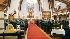Fullt i Vår Frelsers kirke julaften i fjor. Foto: Dagfinn Våge