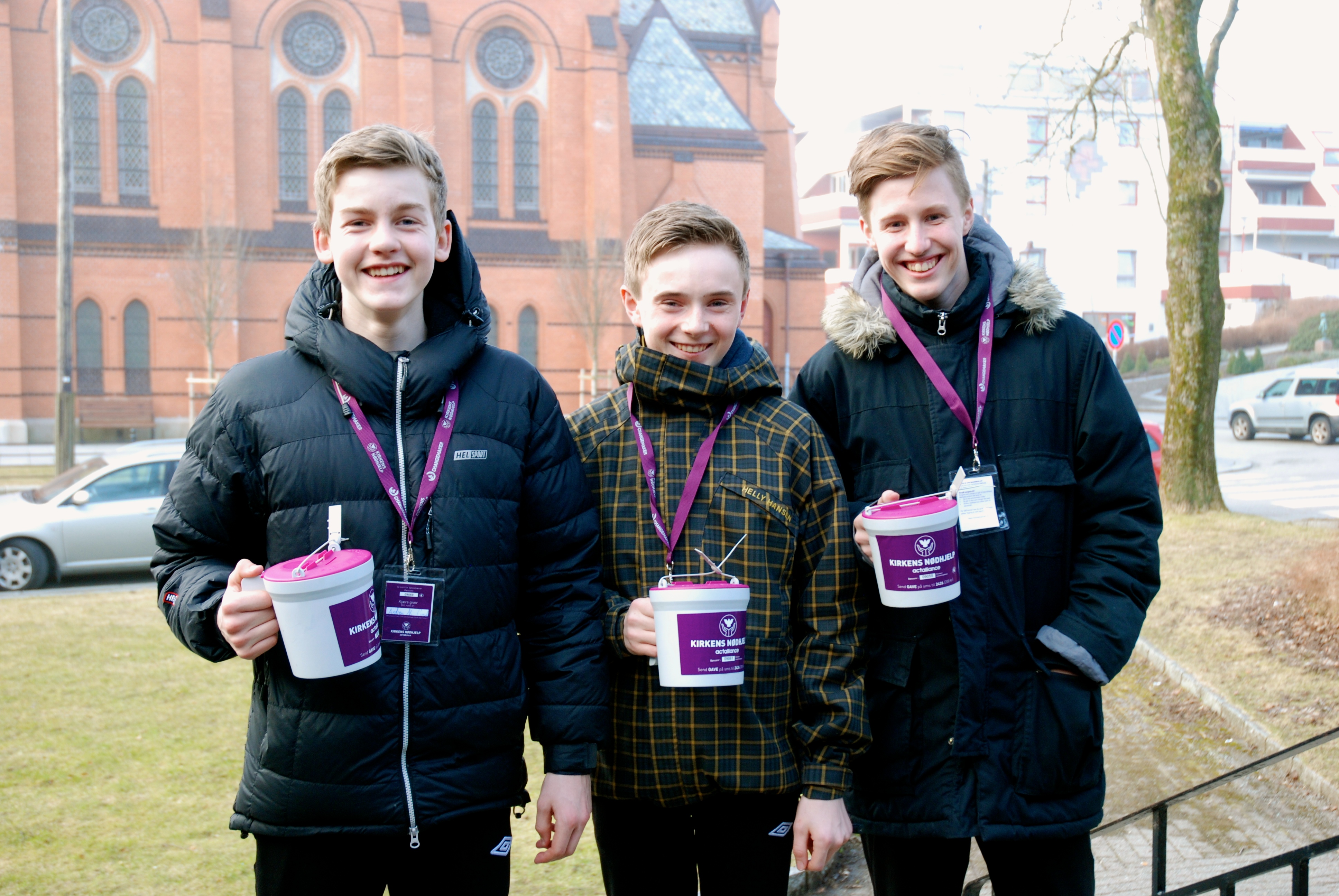 Andreas Nilsen Runde, Andreas Skeie Aksdal og Jacob Andreas Hausken før de dykket ut i tåkehavet i Haugesund sentrum.