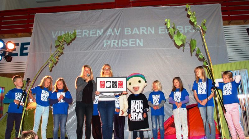 Det var Barnas Råd som delte ut prisen på festivalens morgenshow torsdag.