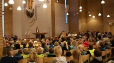Arkivfoto: Skolegudstjeneste i Udland kirke.