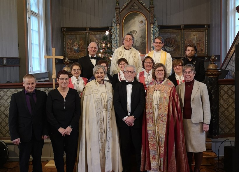 Det var en flott og høytidsstemt gudstjeneste i Valsøyfjord kirke