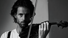 Christian Stejskal, fiolinist, fotograf og historieforteller