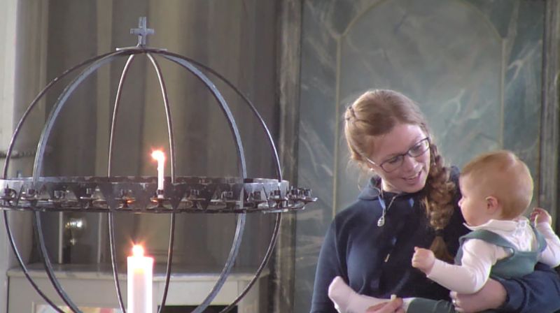 Smakebit fra babysang i kirken