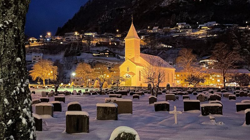 "FEST PÅ KJÆRKA" I ØYSTESE