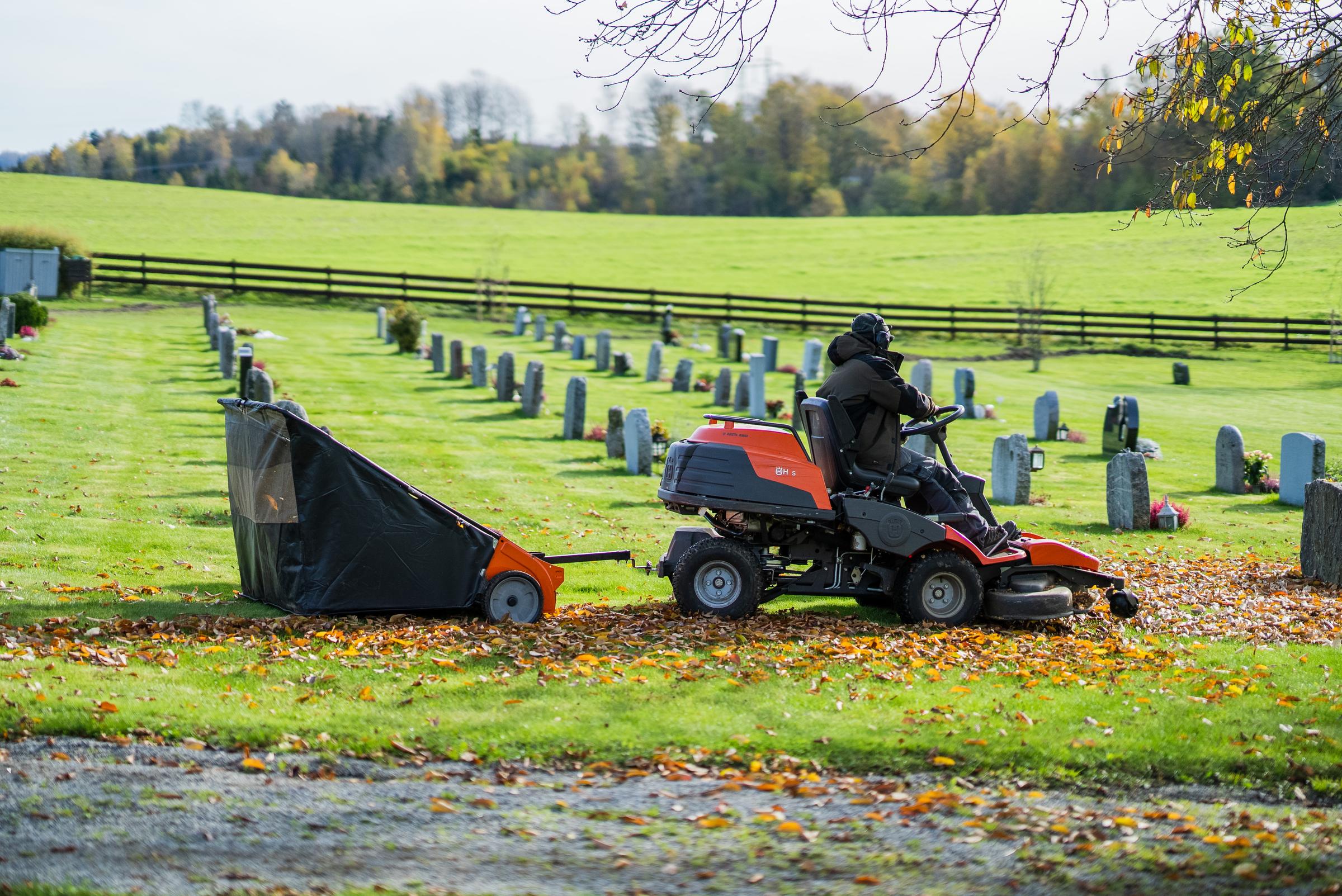 Utlysing kyrkjegardsslått