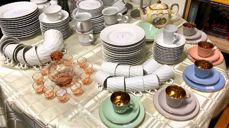 Skatter i bruktbutikken i Berg arbeidskirke.