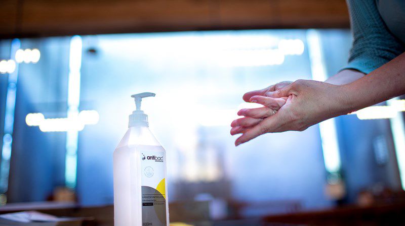 Nye smittevernstiltak - maksgrense på 50 deltagere i gudstjenester, gravferd og vielser