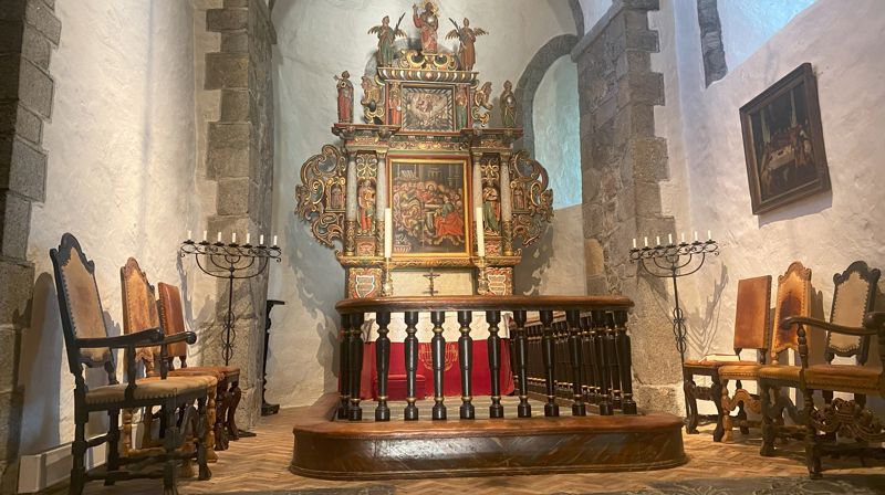 Hedrum kirke, alteret